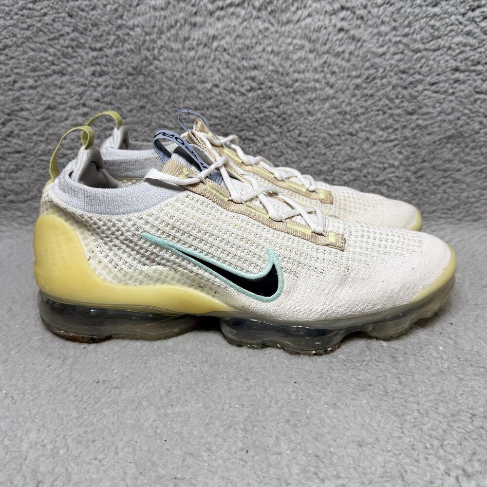Nike Air VaporMax 2021 Flyknit Mens Size 9 Running Shoes Mismatched Swoosh White